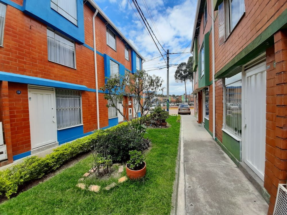 Calle 13D # 100-65, Bogota, 3 Habitaciones Habitaciones, ,1 BañoBathrooms,Casa,Venta,Calle 13D # 100-65,1106